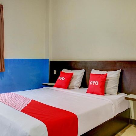 Oyo 90162 Remboelan Guest House Sungai Lutus Eksteriør billede