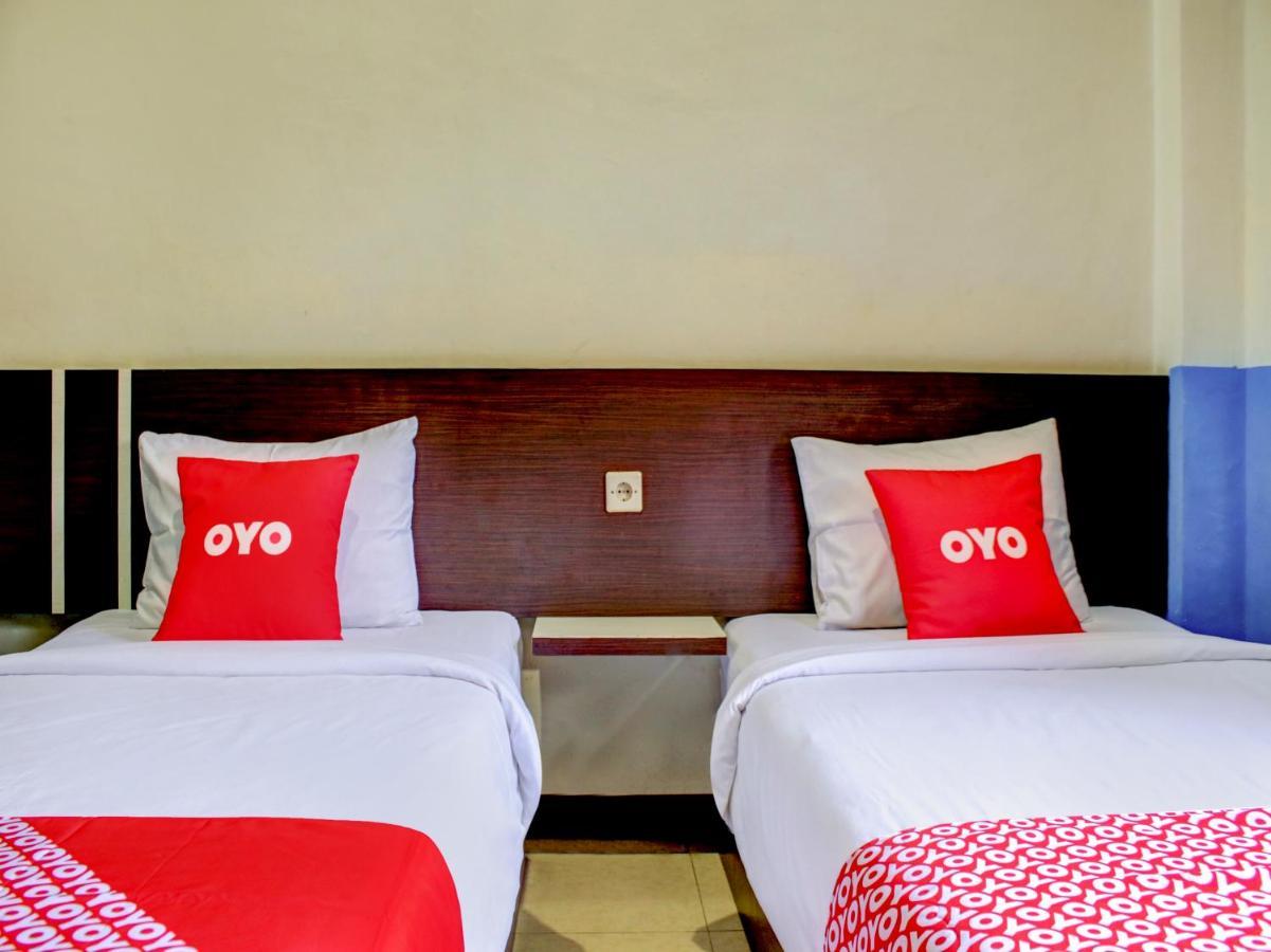 Oyo 90162 Remboelan Guest House Sungai Lutus Eksteriør billede