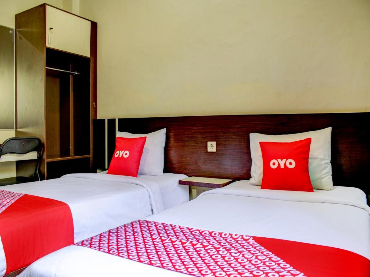 Oyo 90162 Remboelan Guest House Sungai Lutus Eksteriør billede