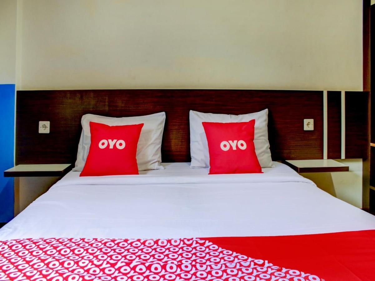 Oyo 90162 Remboelan Guest House Sungai Lutus Eksteriør billede